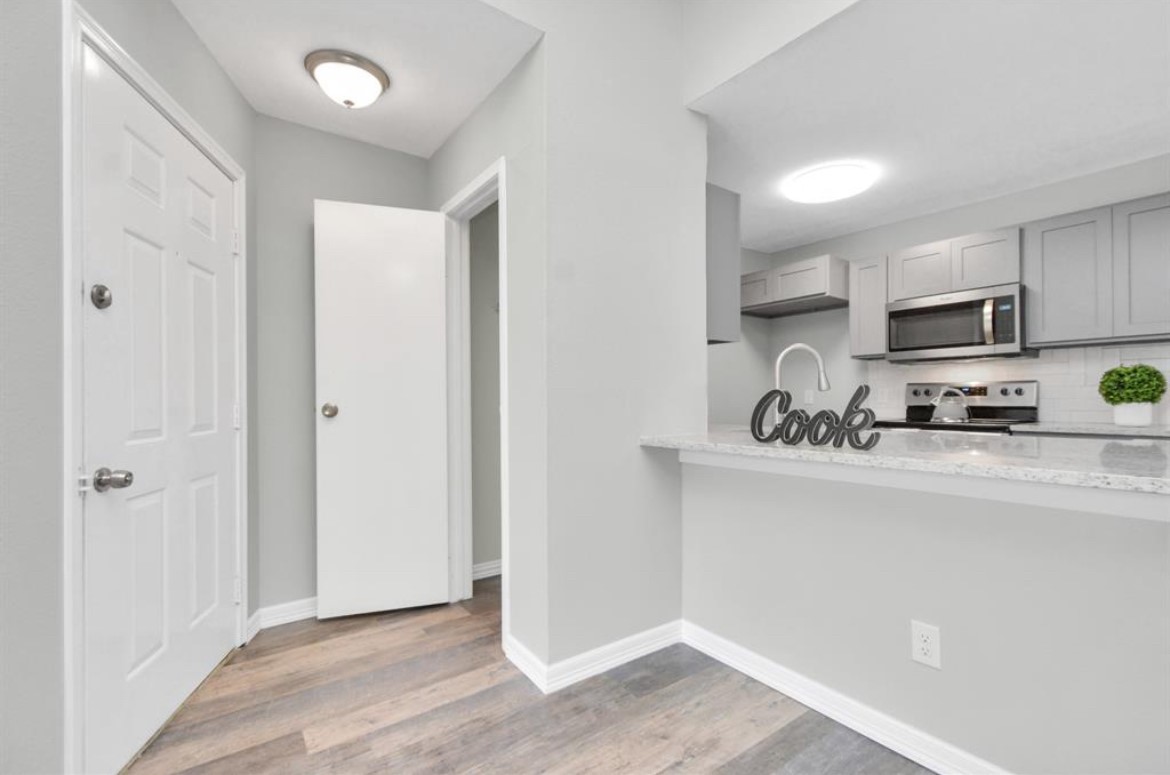 10101 South Gessner Road, Unit 811 Houston, TX 77071 - Photo 12 of 40 Gallery Image 12