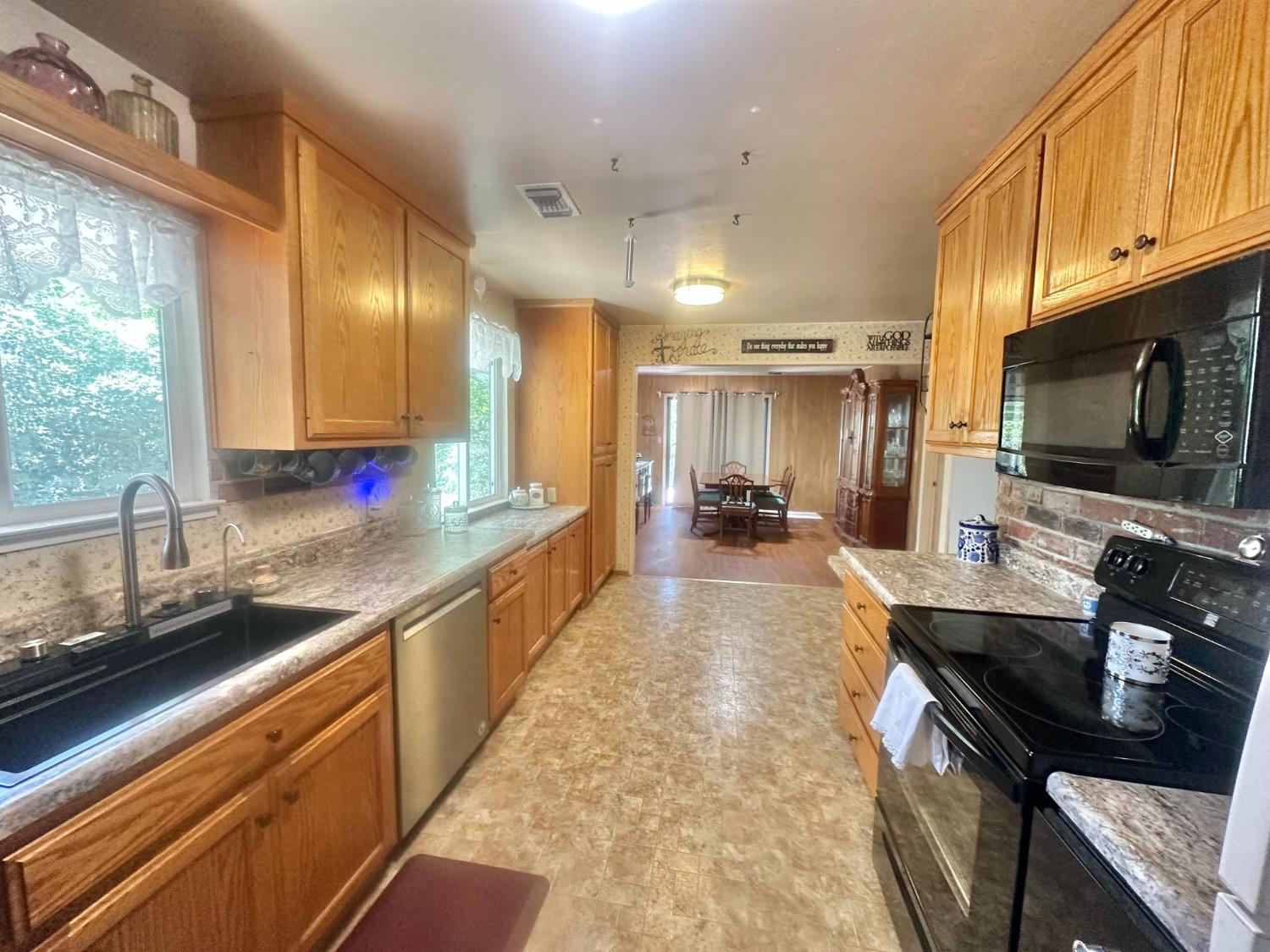 16216 Duggans Road Grass Valley, CA 95949 - Photo 6 of 33