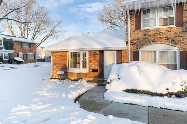 $185,000 | 1837 McKool Avenue, Streamwood, IL 60107