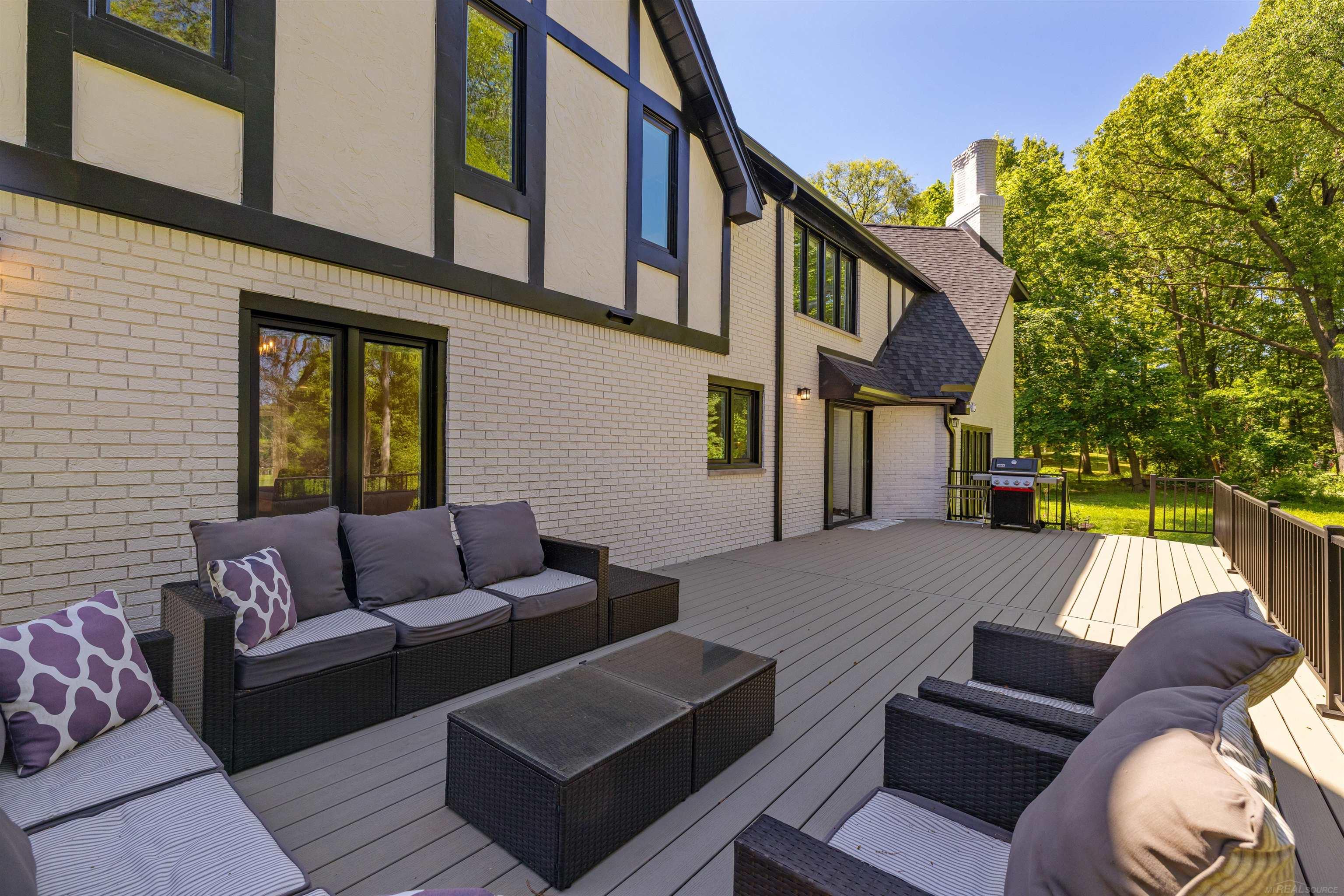 300 Camelot Way Rochester, MI 48306 - Photo 68 of 70