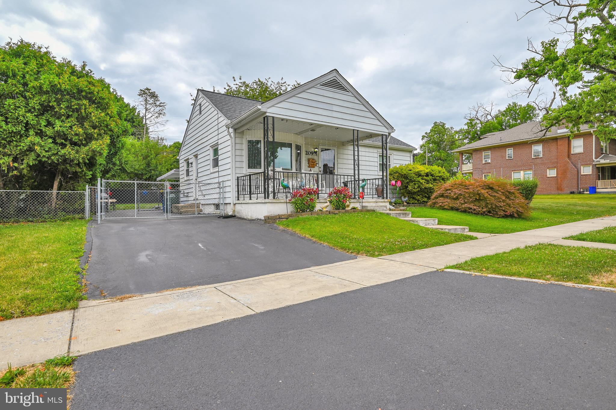 209 Pinehurst Road York, PA 17402 - Photo 2 of 36 Gallery Image 2
