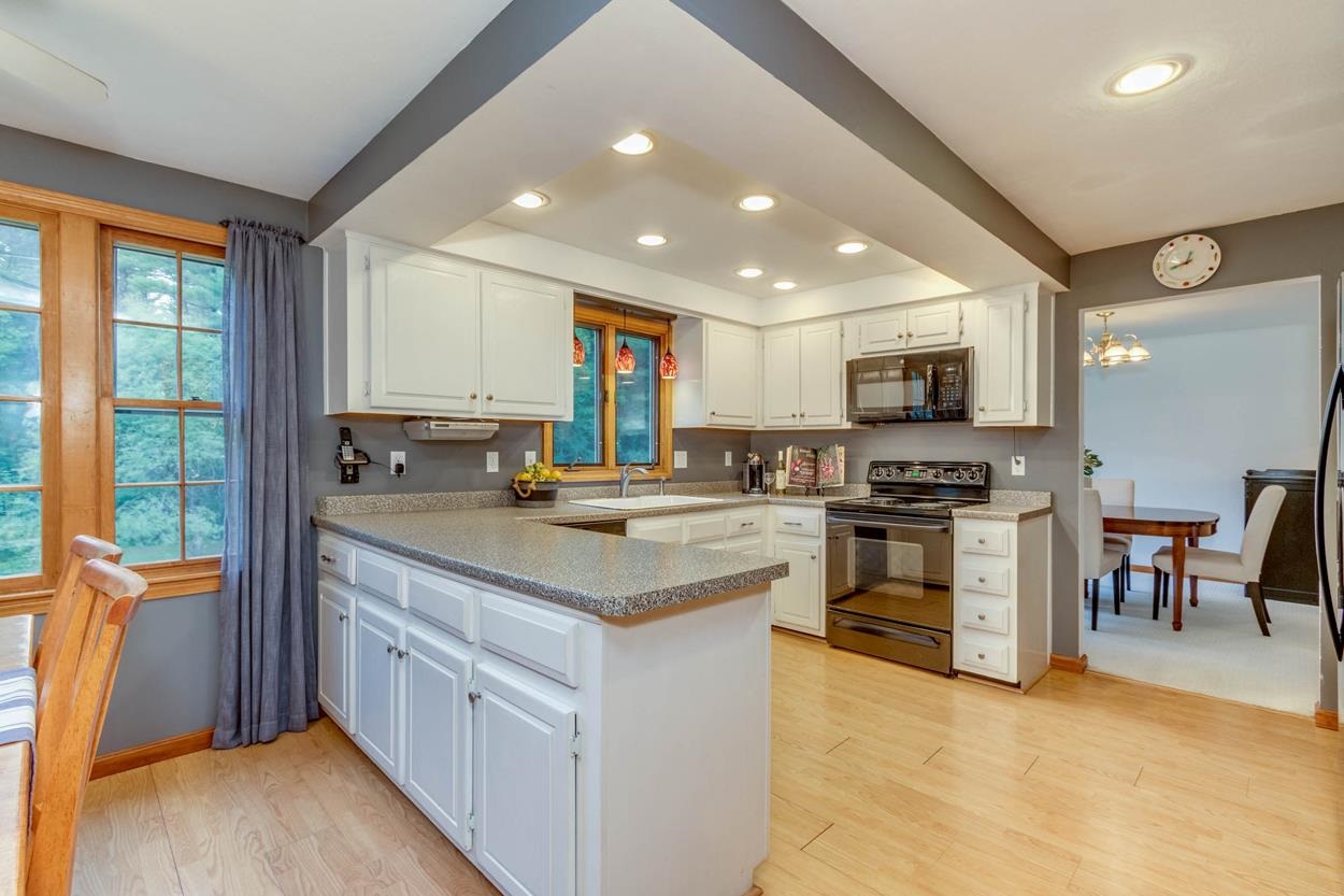 24 Balmorra Road Windham, NH 03087 - Photo 10 of 40