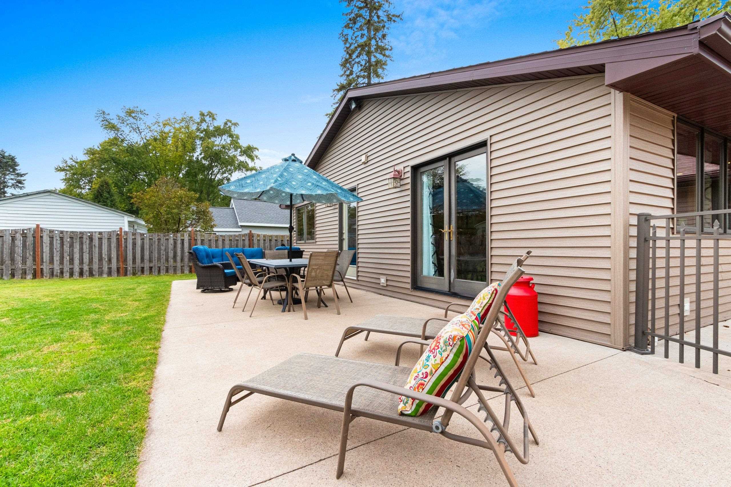 2439 West Point Road Green Bay, WI 54304 - Photo 11 of 79