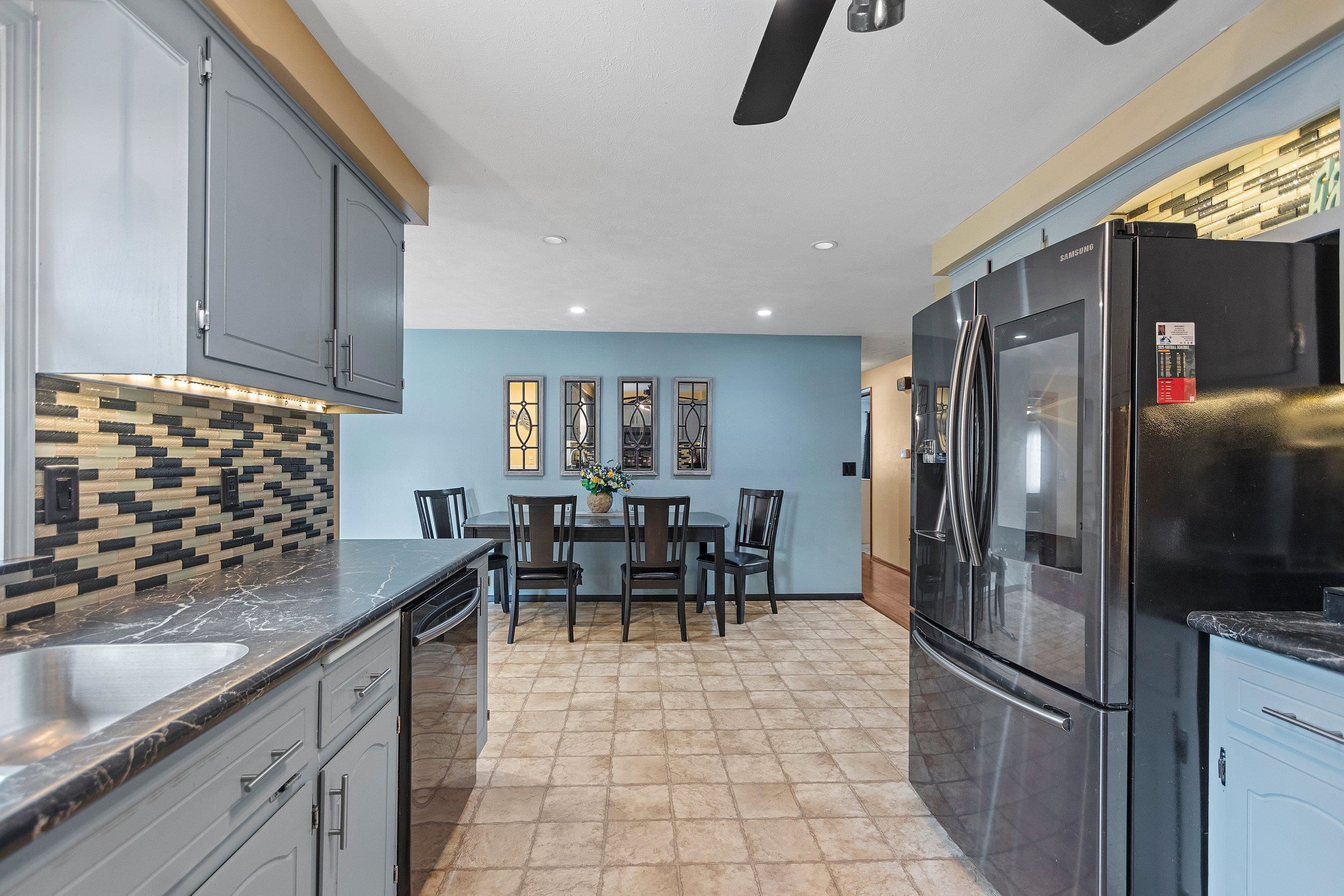 2439 West Point Road Green Bay, WI 54304 - Photo 16 of 79