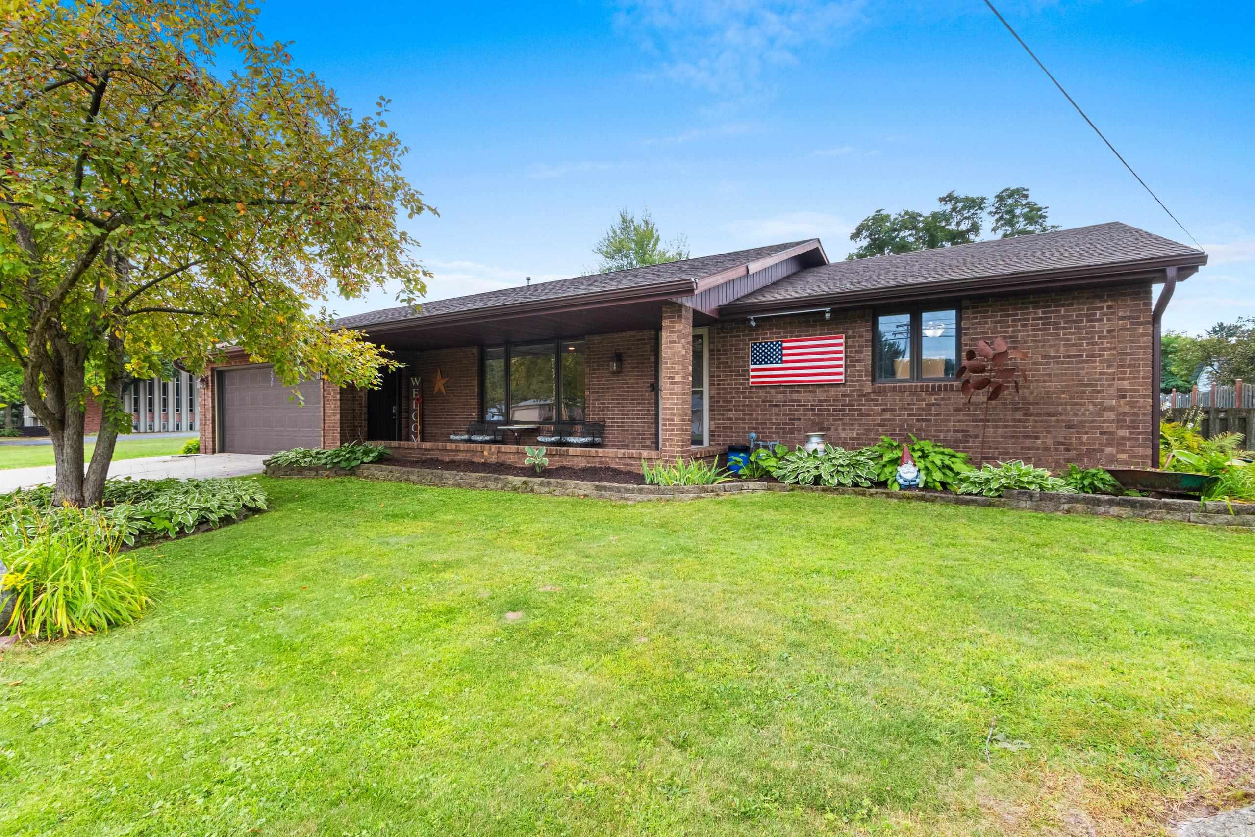 2439 West Point Road Green Bay, WI 54304 - Photo 2 of 79