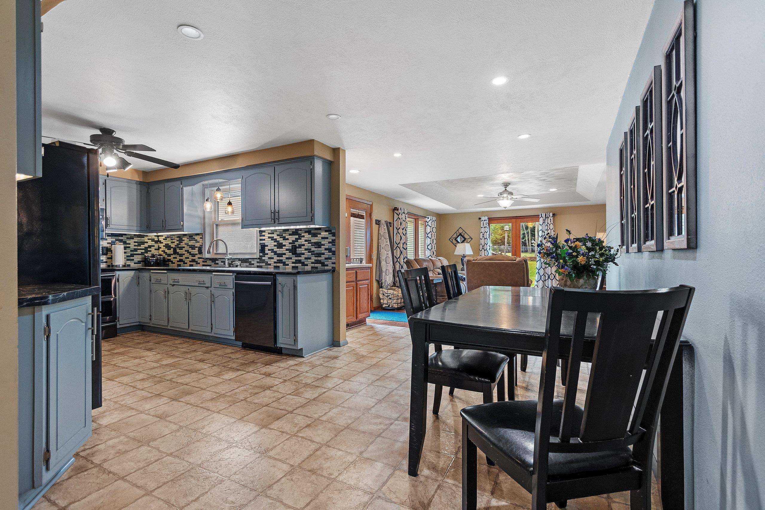 2439 West Point Road Green Bay, WI 54304 - Photo 22 of 79