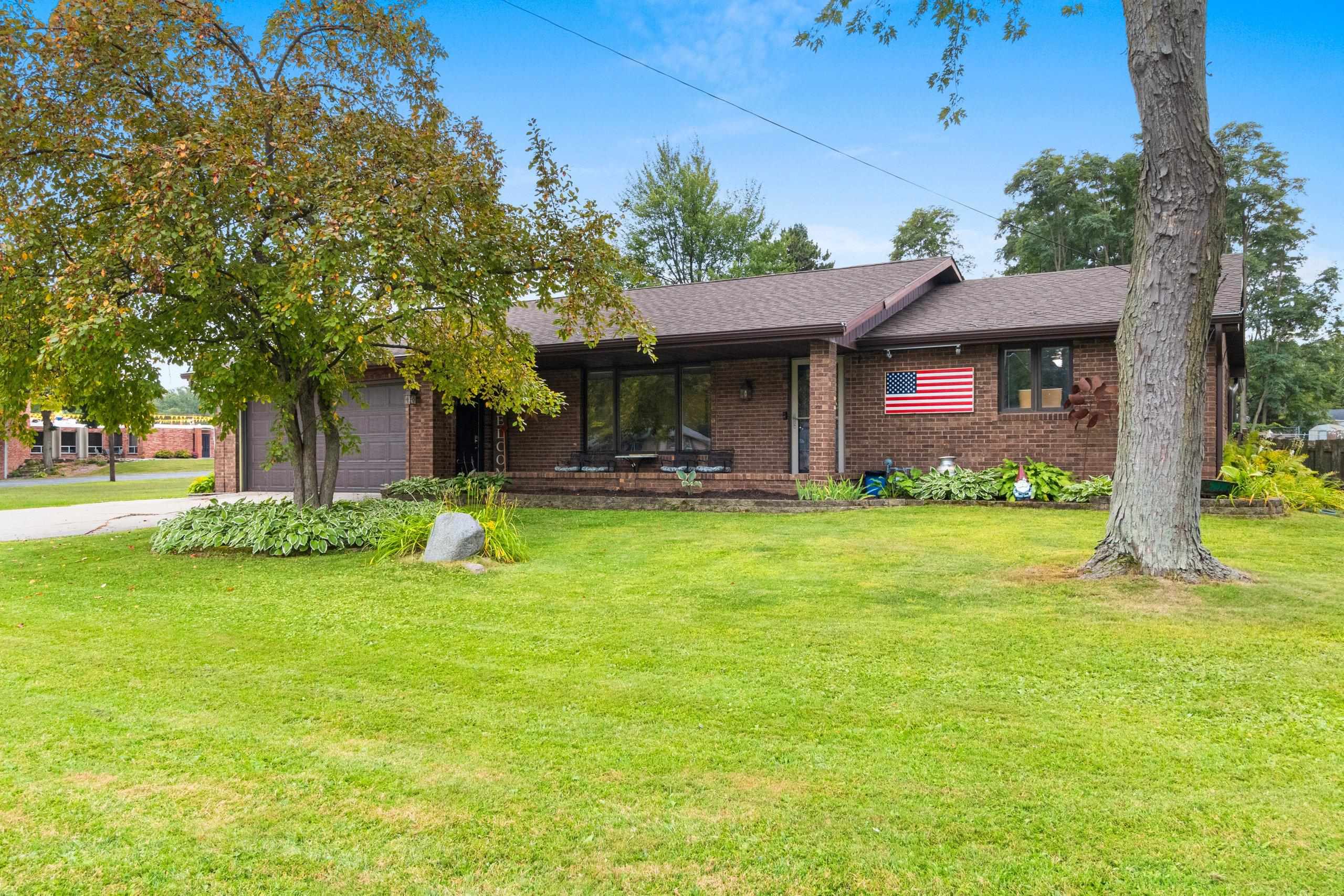 2439 West Point Road Green Bay, WI 54304 - Photo 3 of 79