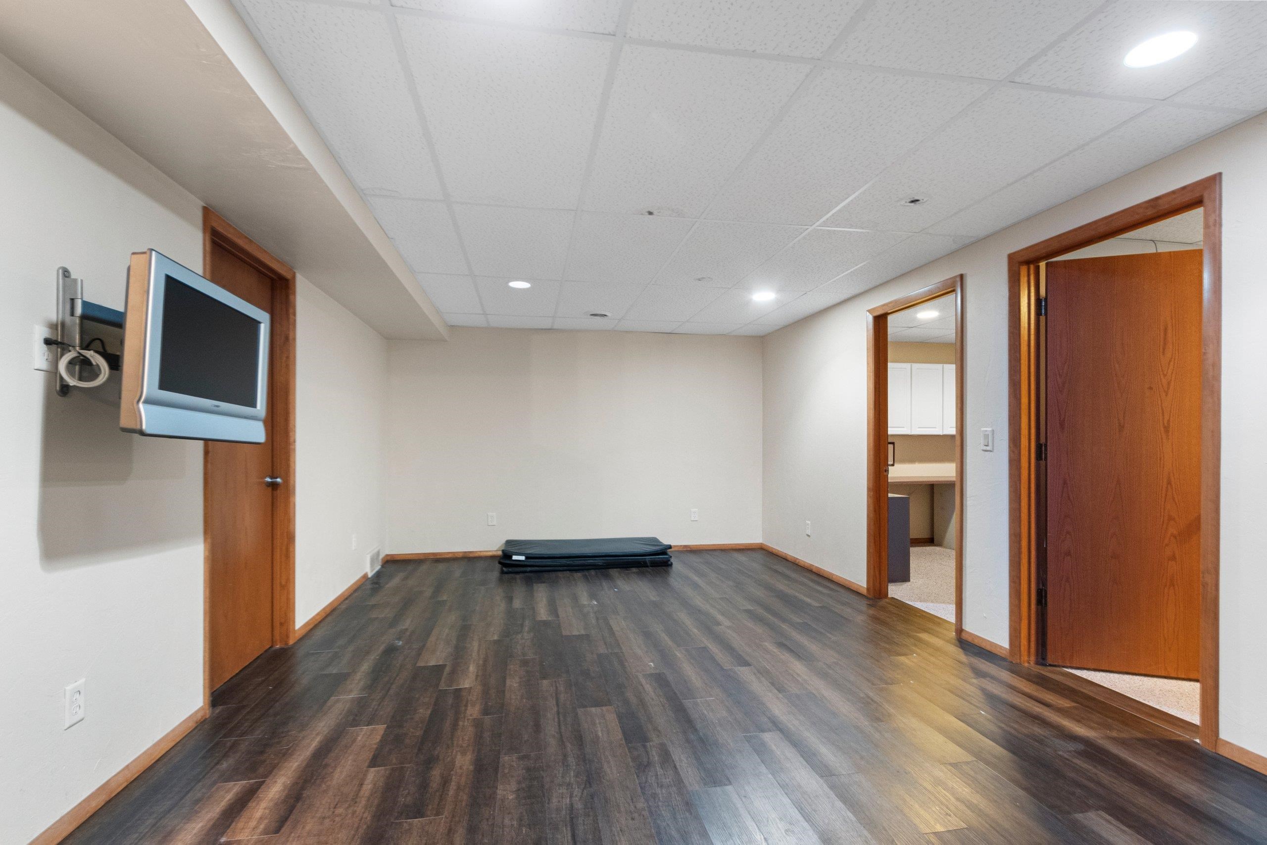 2439 West Point Road Green Bay, WI 54304 - Photo 39 of 79