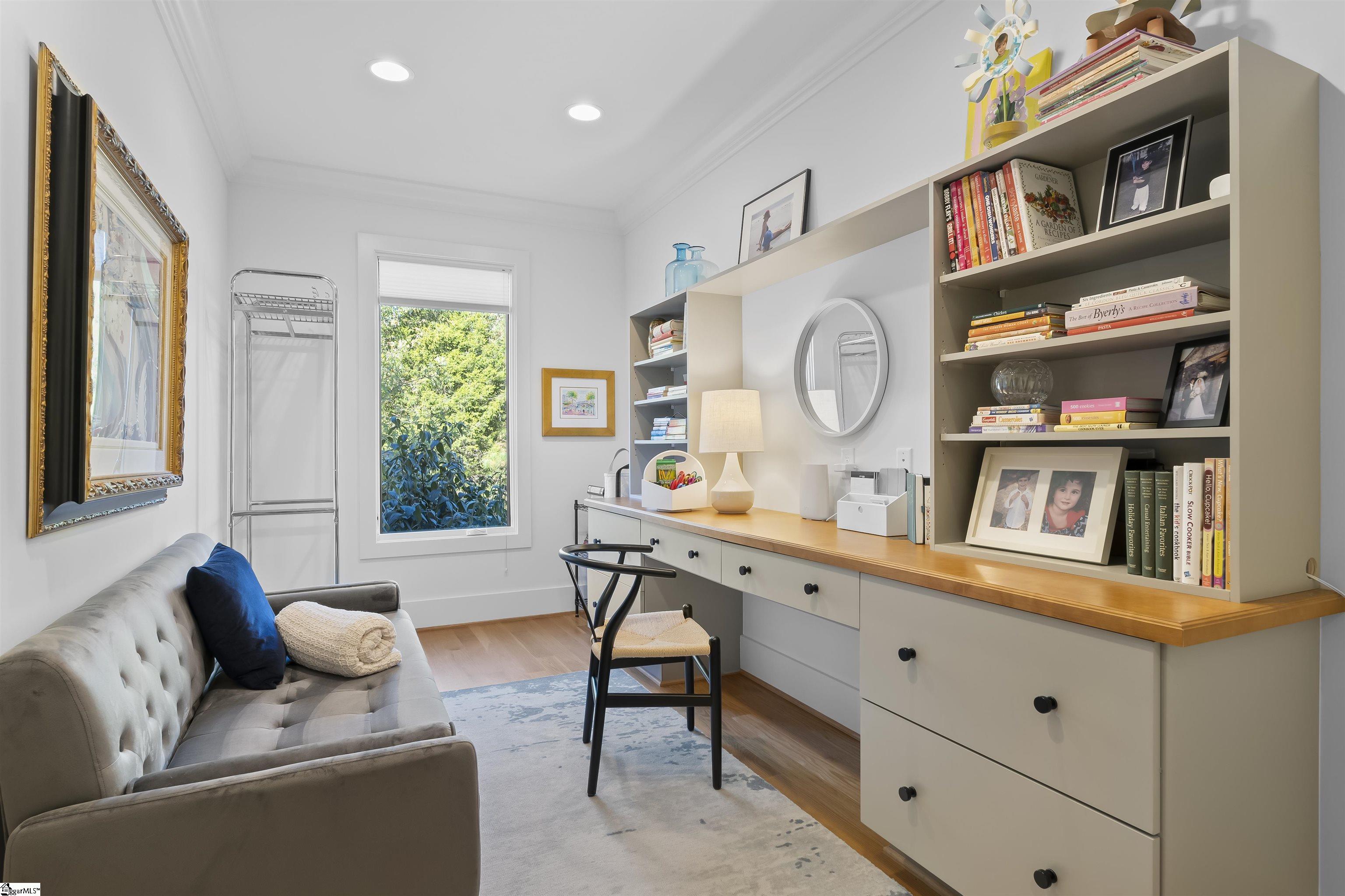 410 State Rd S-42-593 Greer, SC 29651 - Photo 22 of 36 Work remotely, comfortably, easily!