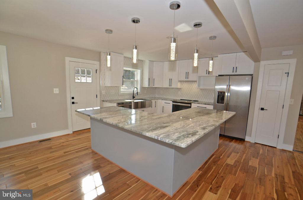 6121 Montrose Road Cheverly, MD 20785 - Photo 2 of 46 Gourmet Kitchen
