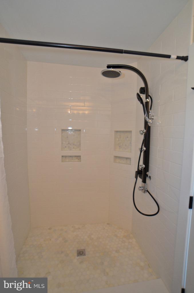 6121 Montrose Road Cheverly, MD 20785 - Photo 21 of 46 Full Bath Master