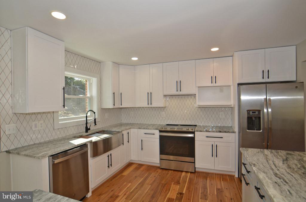 6121 Montrose Road Cheverly, MD 20785 - Photo 5 of 46 Gourmet Kitchen