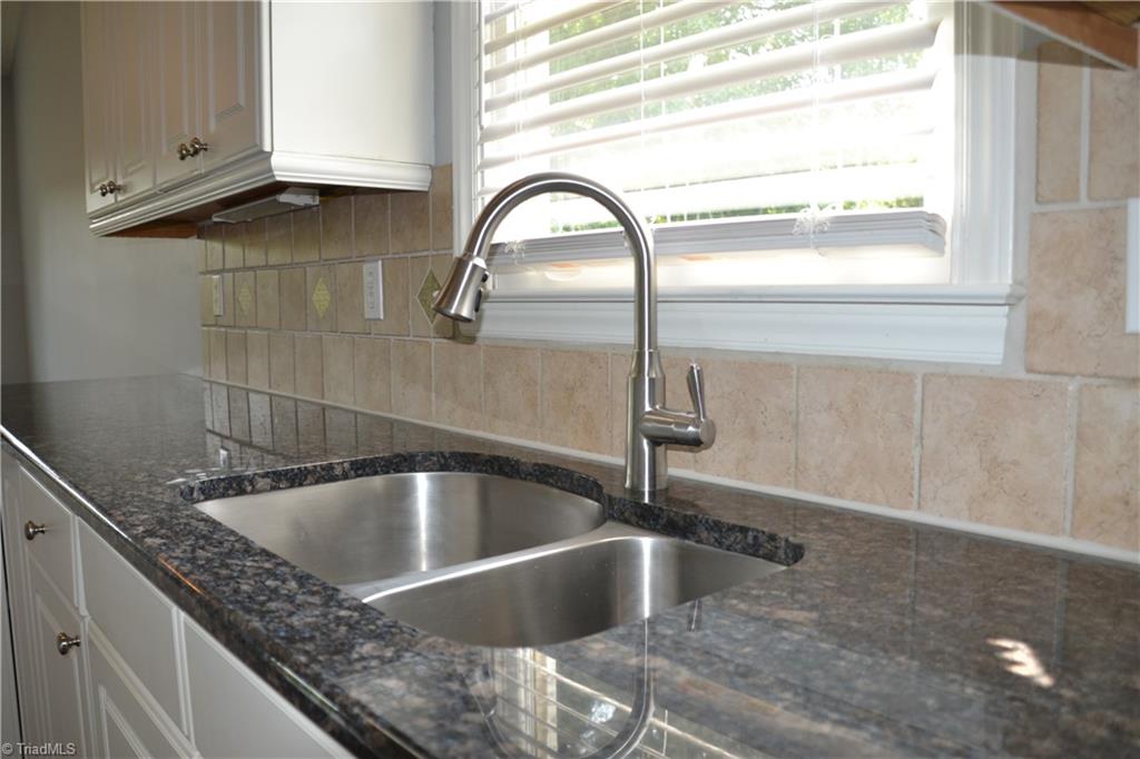 2620 Northfork Terrace High Point, NC 27265 - Photo 11 of 31 Gallery Image 11