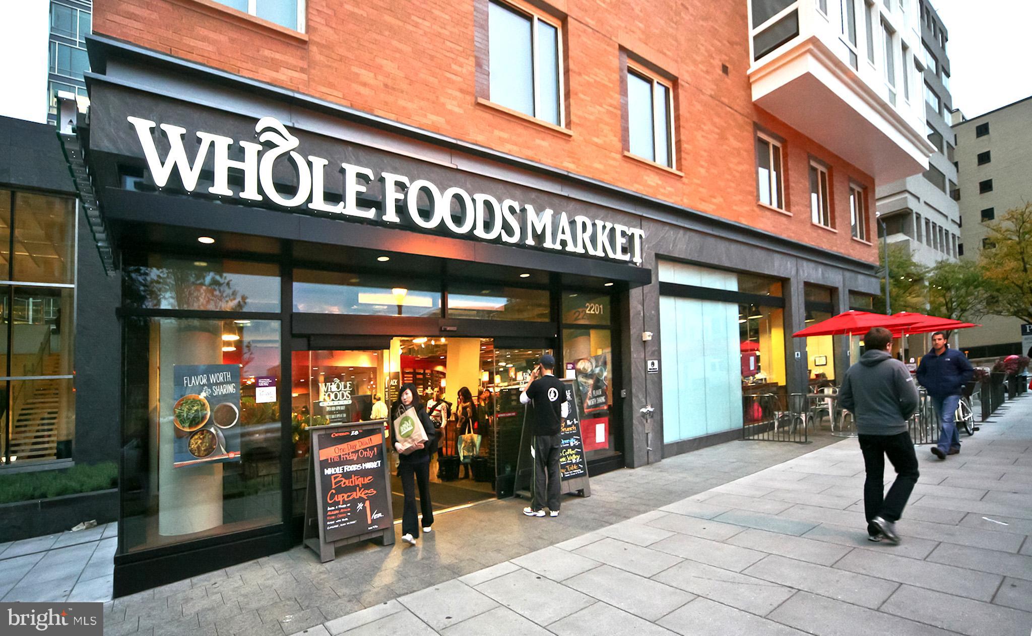 19 Snows Court Northwest Washington, DC 20037 - Photo 18 of 21 a view of a stores