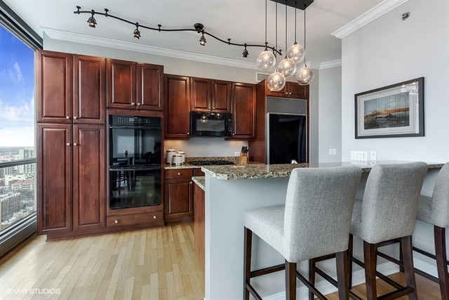 21 East Huron Street, Unit 3802 Chicago, IL 60611 - Photo 4 of 21