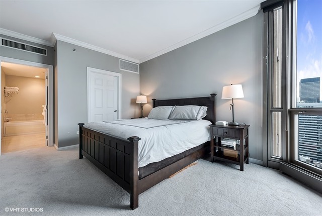 21 East Huron Street, Unit 3802 Chicago, IL 60611 - Photo 6 of 21