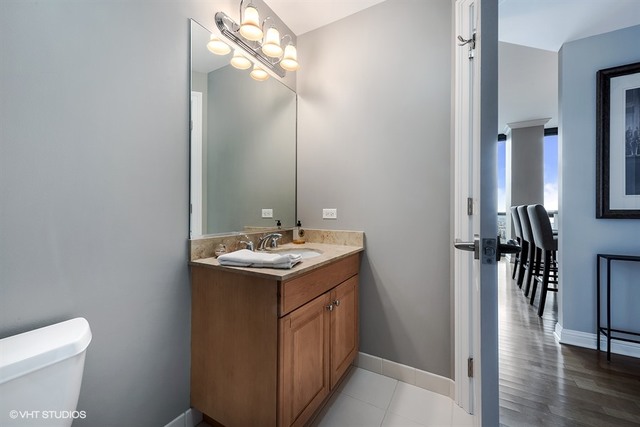 21 East Huron Street, Unit 3802 Chicago, IL 60611 - Photo 9 of 21