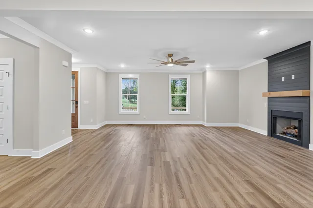 $950,000 | 1584 Frye Road, Columbia, TN 38401