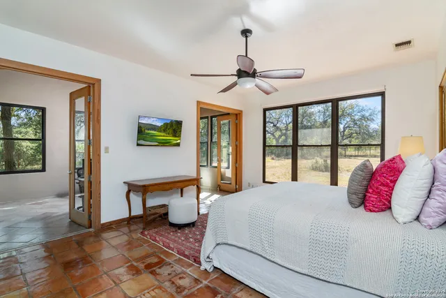 $2,500,000 | 4025 Marion Road, Marion, TX 78124