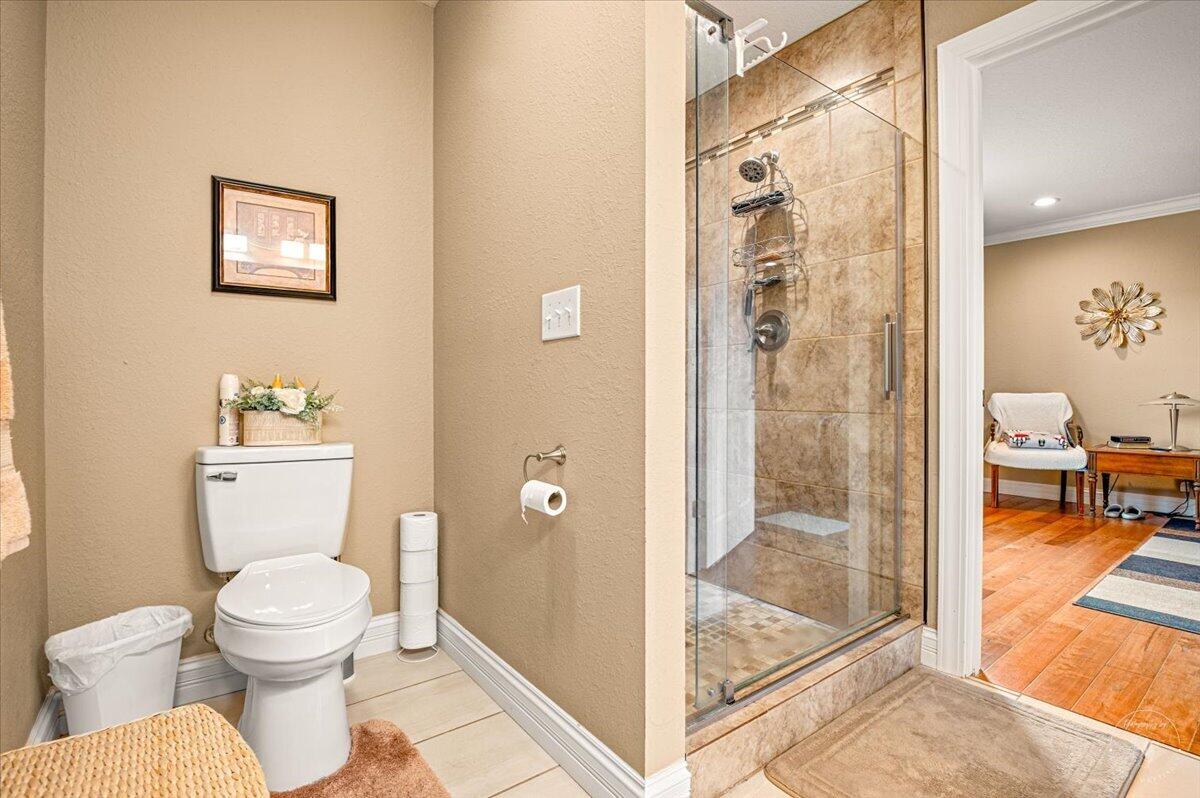 3556 Barbourville Road London, KY 40744 - Photo 19 of 37 20-Primary Bathroom