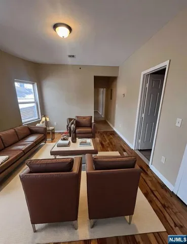 a view of empty room with window