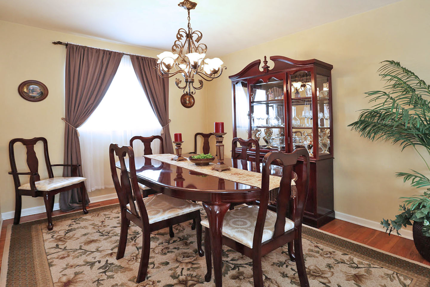 640 Edgemont Lane Hoffman Estates, IL 60169 - Photo 6 of 30 a view of a dining room with furniture window and wooden floor