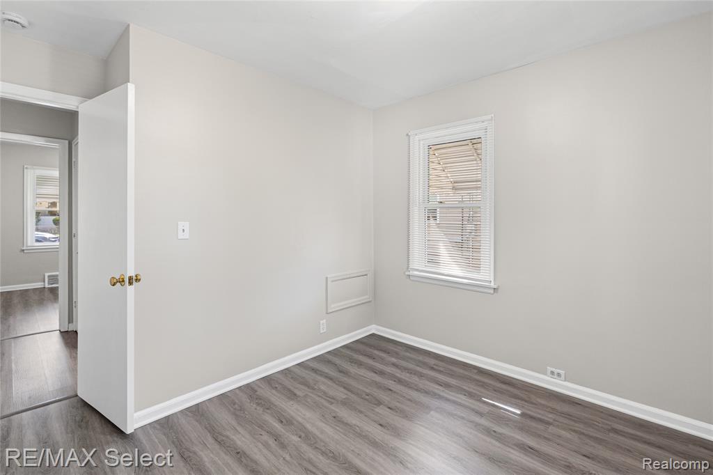 4305 Pengelly Road Flint, MI 48507 - Photo 22 of 36