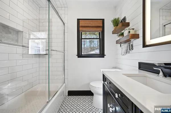 $849,900 | 165 Page Drive, Oakland, NJ 07436