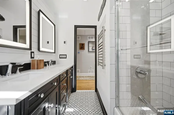 $849,900 | 165 Page Drive, Oakland, NJ 07436