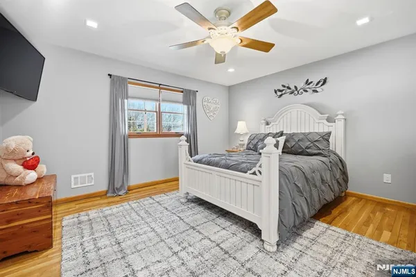 $849,900 | 165 Page Drive, Oakland, NJ 07436