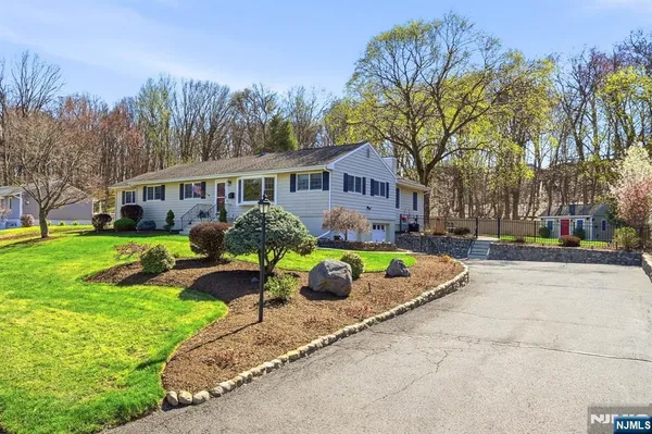 $849,900 | 165 Page Drive, Oakland, NJ 07436