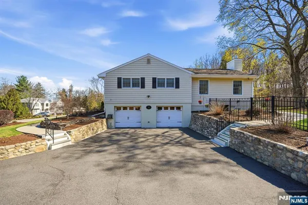 $849,900 | 165 Page Drive, Oakland, NJ 07436