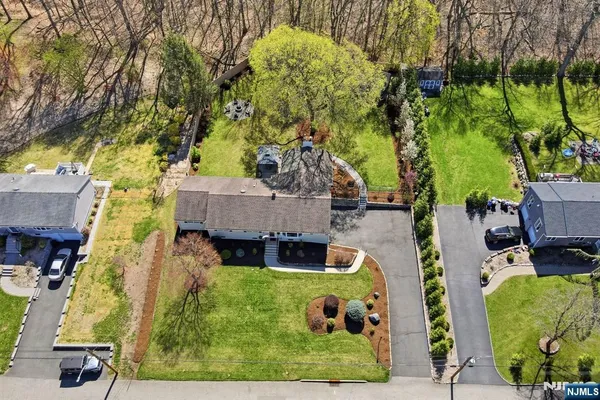 $849,900 | 165 Page Drive, Oakland, NJ 07436