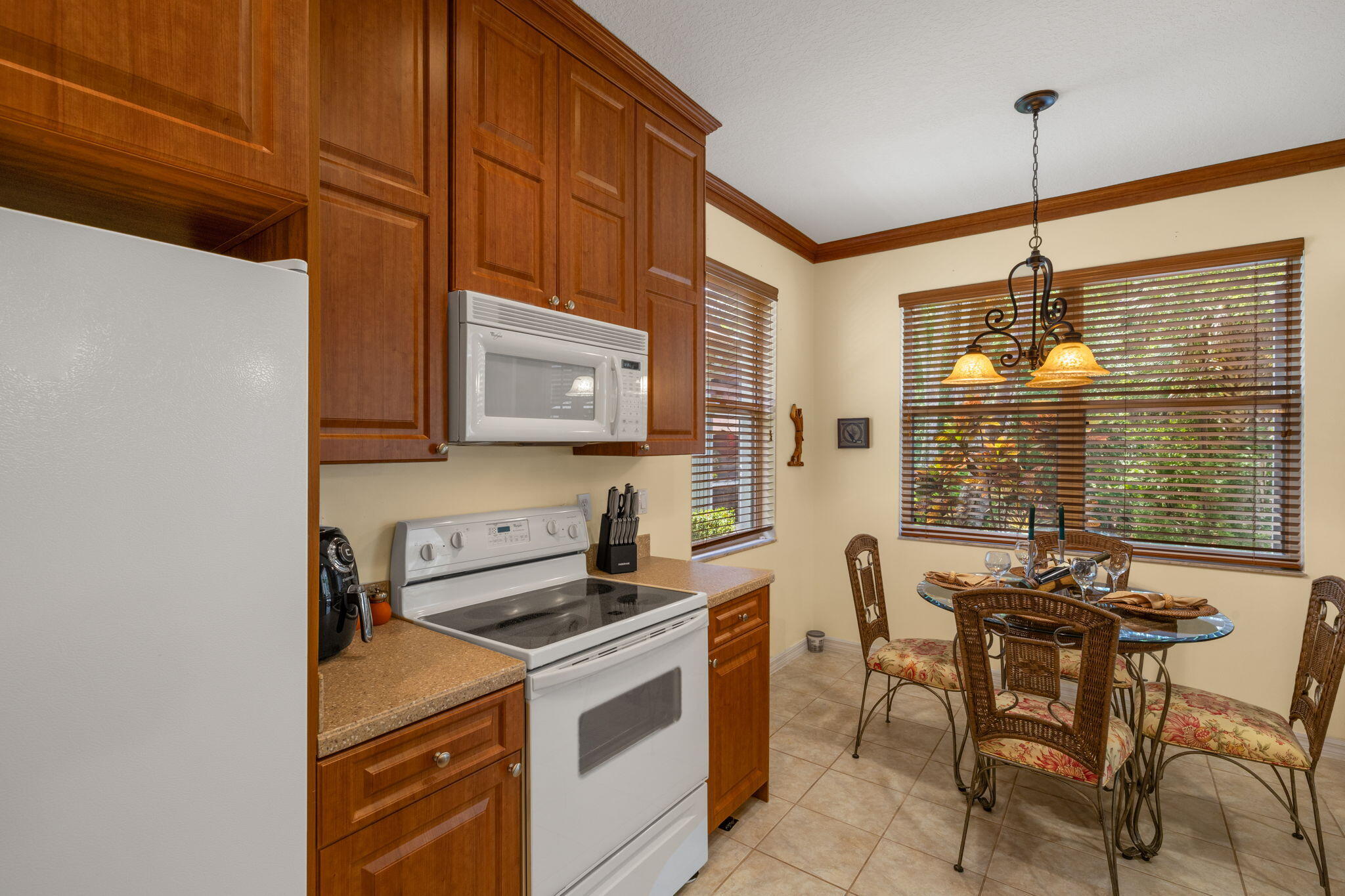 1409 Athol Way Naples, FL 34104 - Photo 14 of 47 10-Breakfast Nook