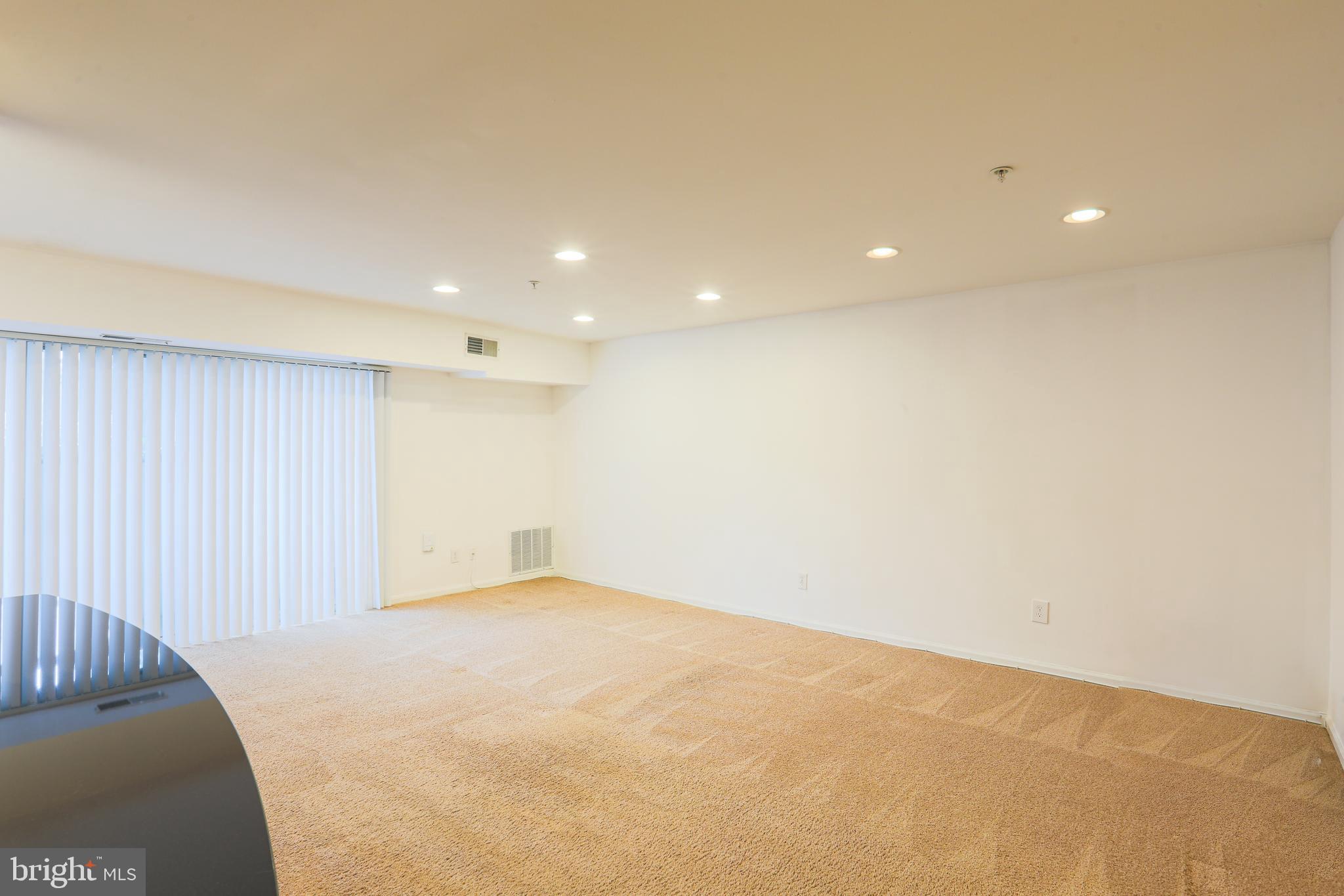 1136 Cove Road, Unit 101 Annapolis, MD 21403 - Photo 3 of 45 Living Room