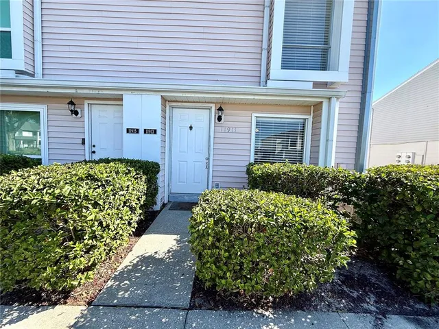 $1,750 | 11913 Cypress Hill Circle, Tampa, FL 33626