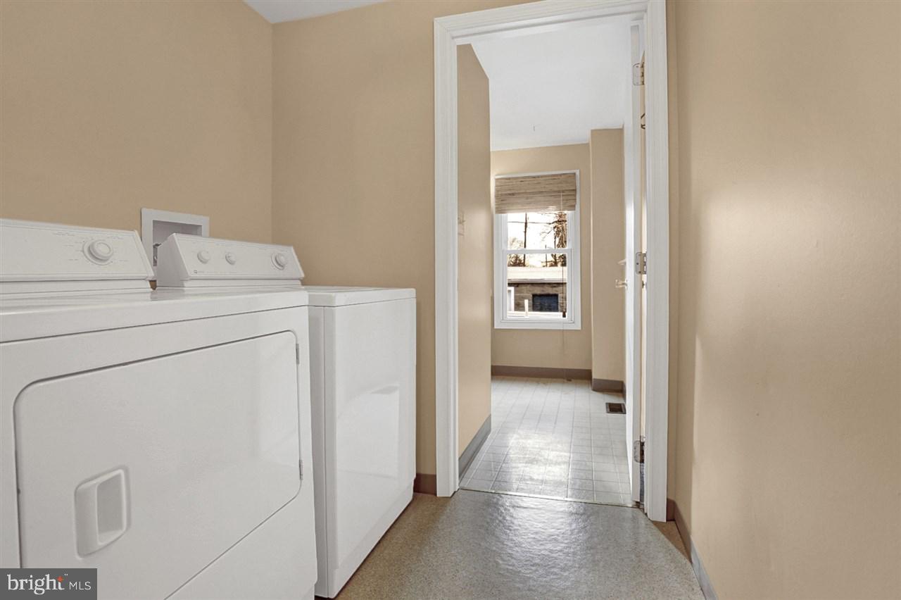 1959 Rudy Road Harrisburg, PA 17104 - Photo 12 of 25 Gallery Image 12