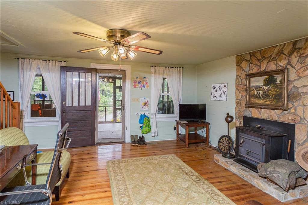 932 Smith Road Stoneville, NC 27048 - Photo 6 of 30 Gallery Image 6