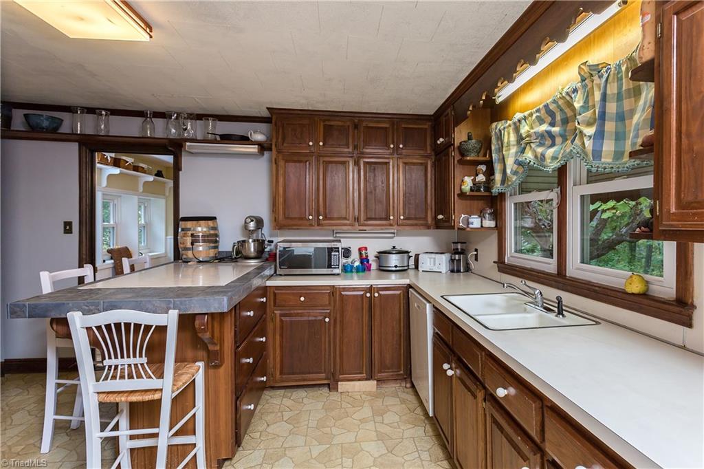932 Smith Road Stoneville, NC 27048 - Photo 9 of 30 Gallery Image 9