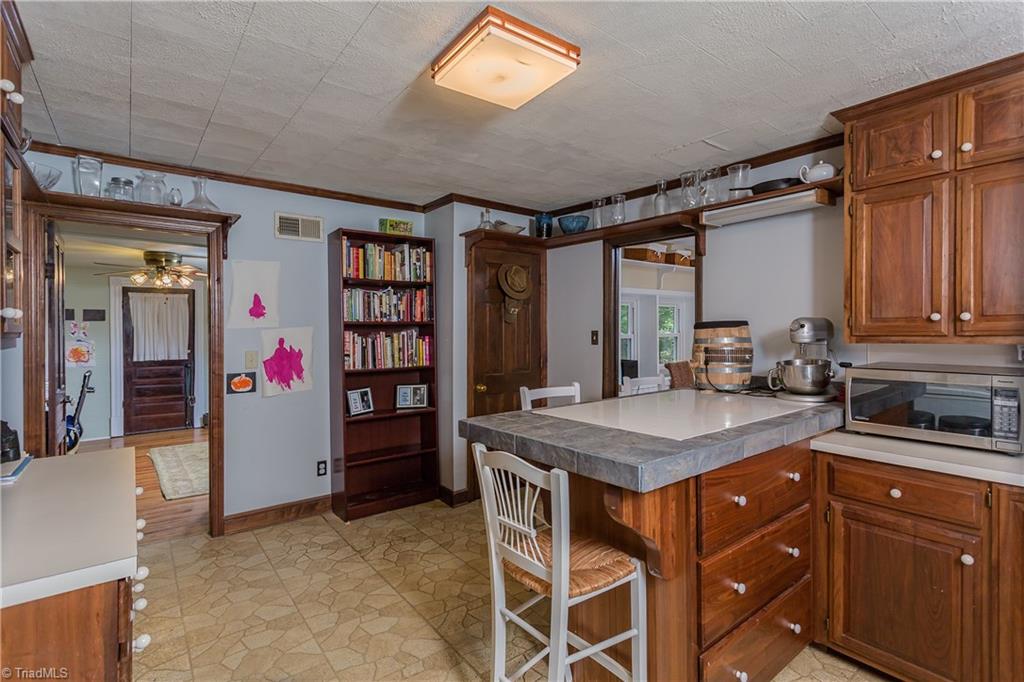 932 Smith Road Stoneville, NC 27048 - Photo 10 of 30 Gallery Image 10