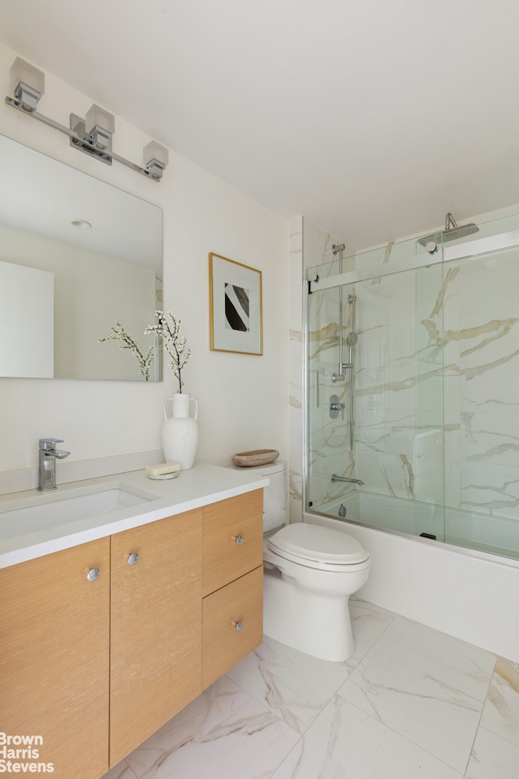 380 Rector Place, Unit 8M Manhattan, NY 10280 - Photo 9 of 13 Gallery Image 9