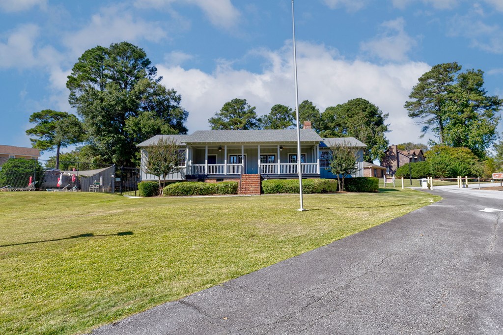 6813 Panstone Drive Columbus, GA 31909 - Photo 34 of 35 Clubhouse