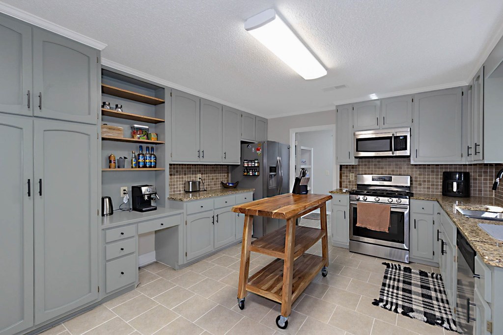 6813 Panstone Drive Columbus, GA 31909 - Photo 8 of 35 Kitchen