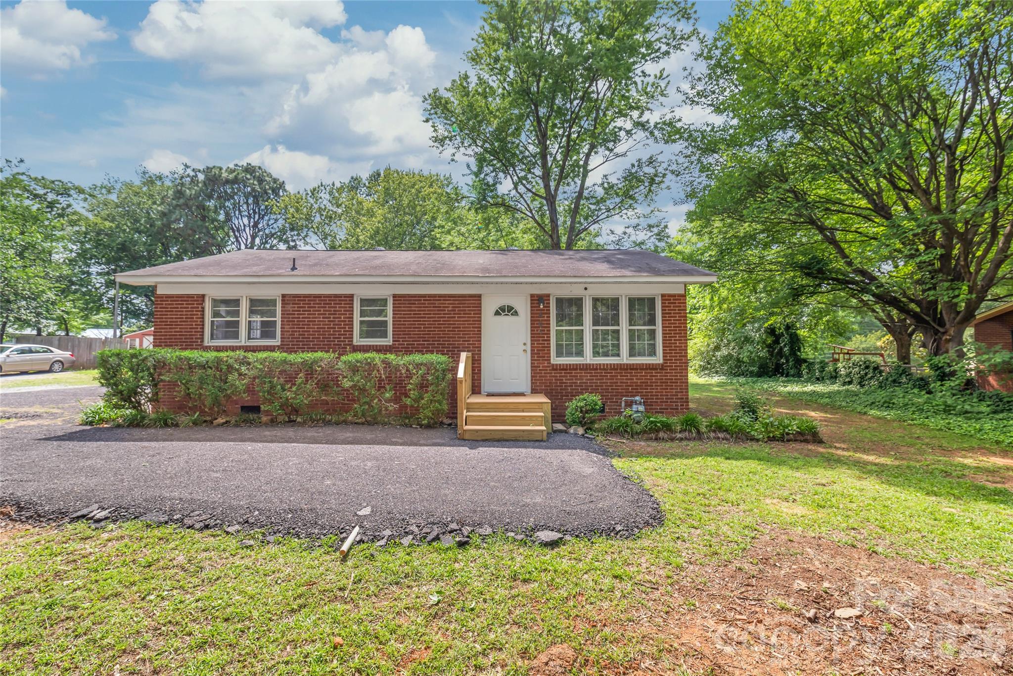 607 North Rocky River Road Monroe, NC 28110 - Photo 4 of 25