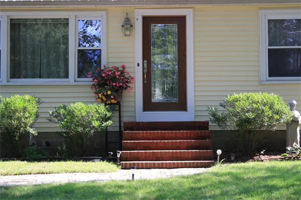 458 Waverly Road North Andover, MA 01845 - Photo 3 of 11 Gallery Image 3