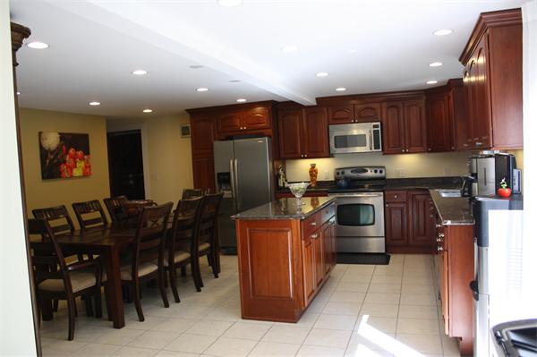 458 Waverly Road North Andover, MA 01845 - Photo 4 of 11 Gallery Image 4
