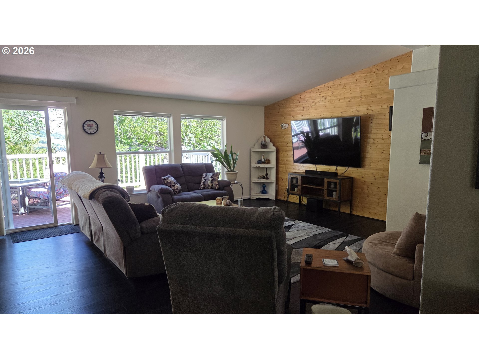 30245 Hummingbird Hill Road Gold Beach, OR 97444 - Photo 15 of 47