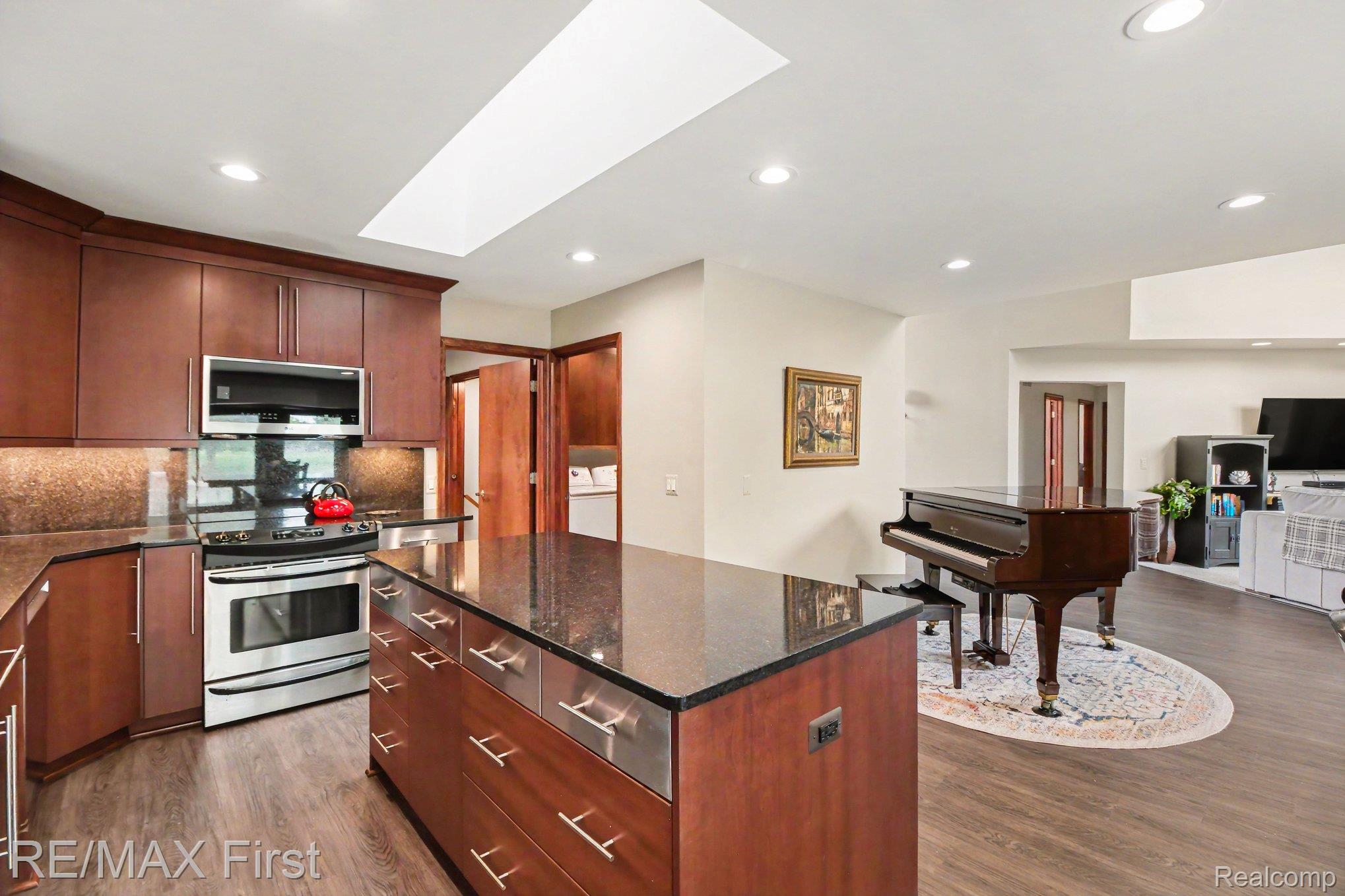 601 Brookwood Lane East Rochester, MI 48309 - Photo 7 of 36 007_file_9944.jpg