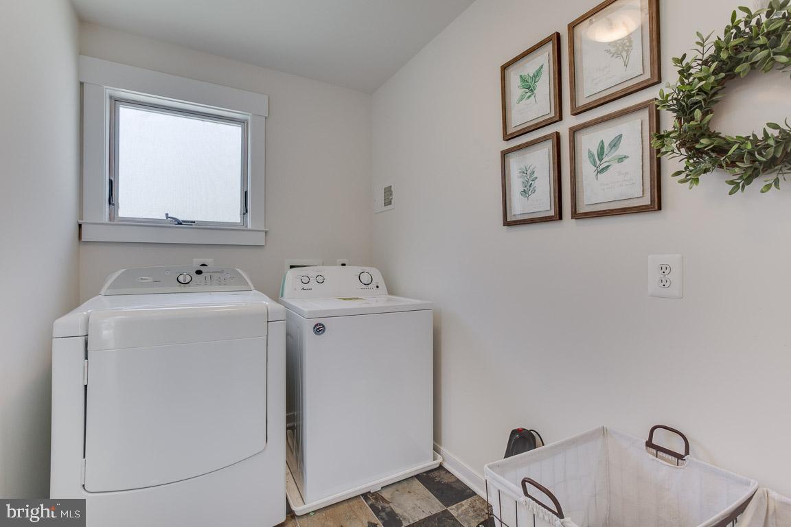 16 Dobe Point Road Stafford, VA 22554 - Photo 11 of 39 Laundry Room