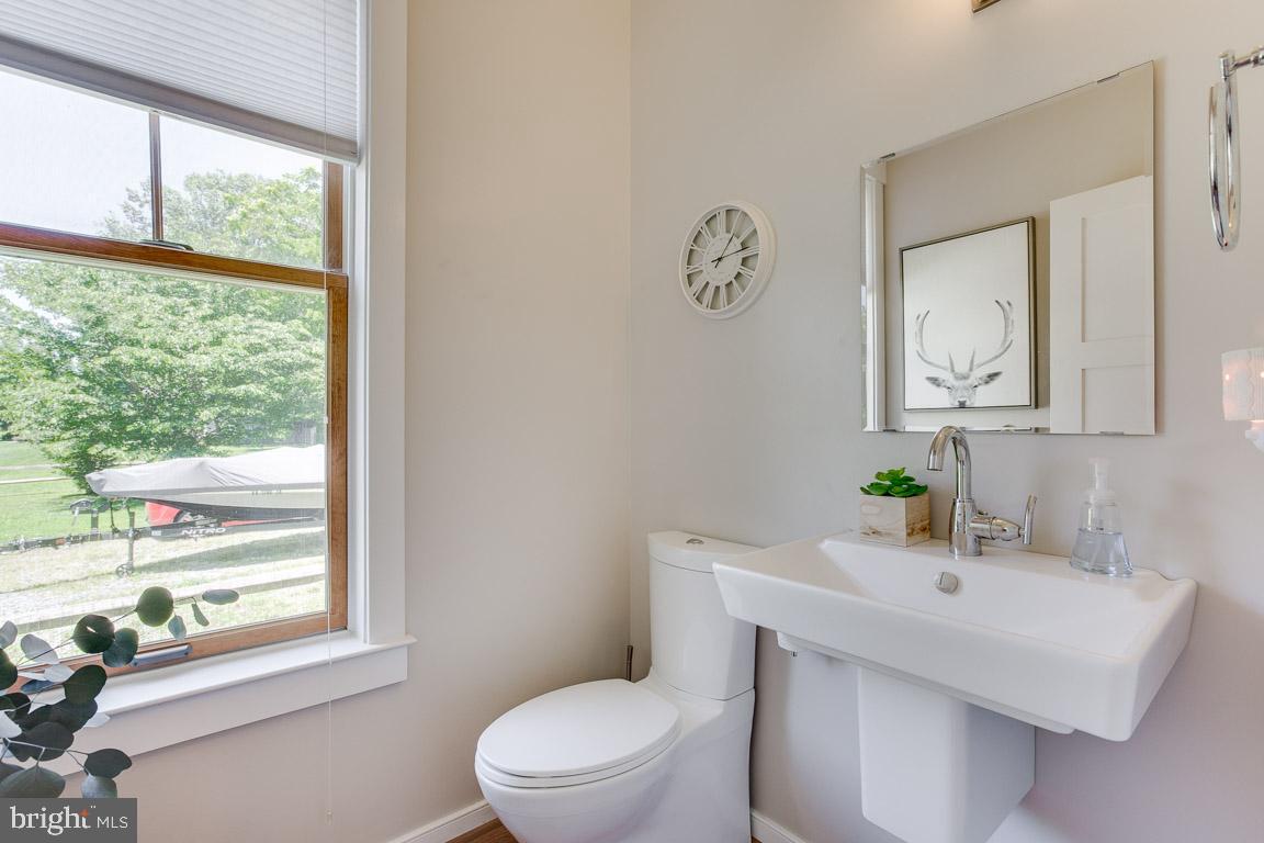 16 Dobe Point Road Stafford, VA 22554 - Photo 16 of 39 Powder Room